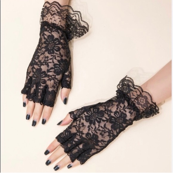 Black Fingerless Laced Ruffled Gloves Victorian Inspired - Picture 4 of 4